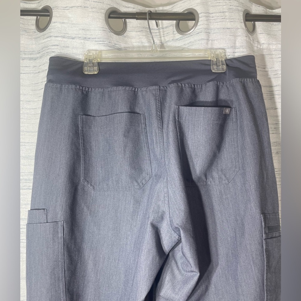Brand: FIGS Kade Cargo Scrub Pants for Women and‎ Men size XL - Picture 11 of 14